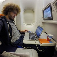 Использование ноутбука в самолете
